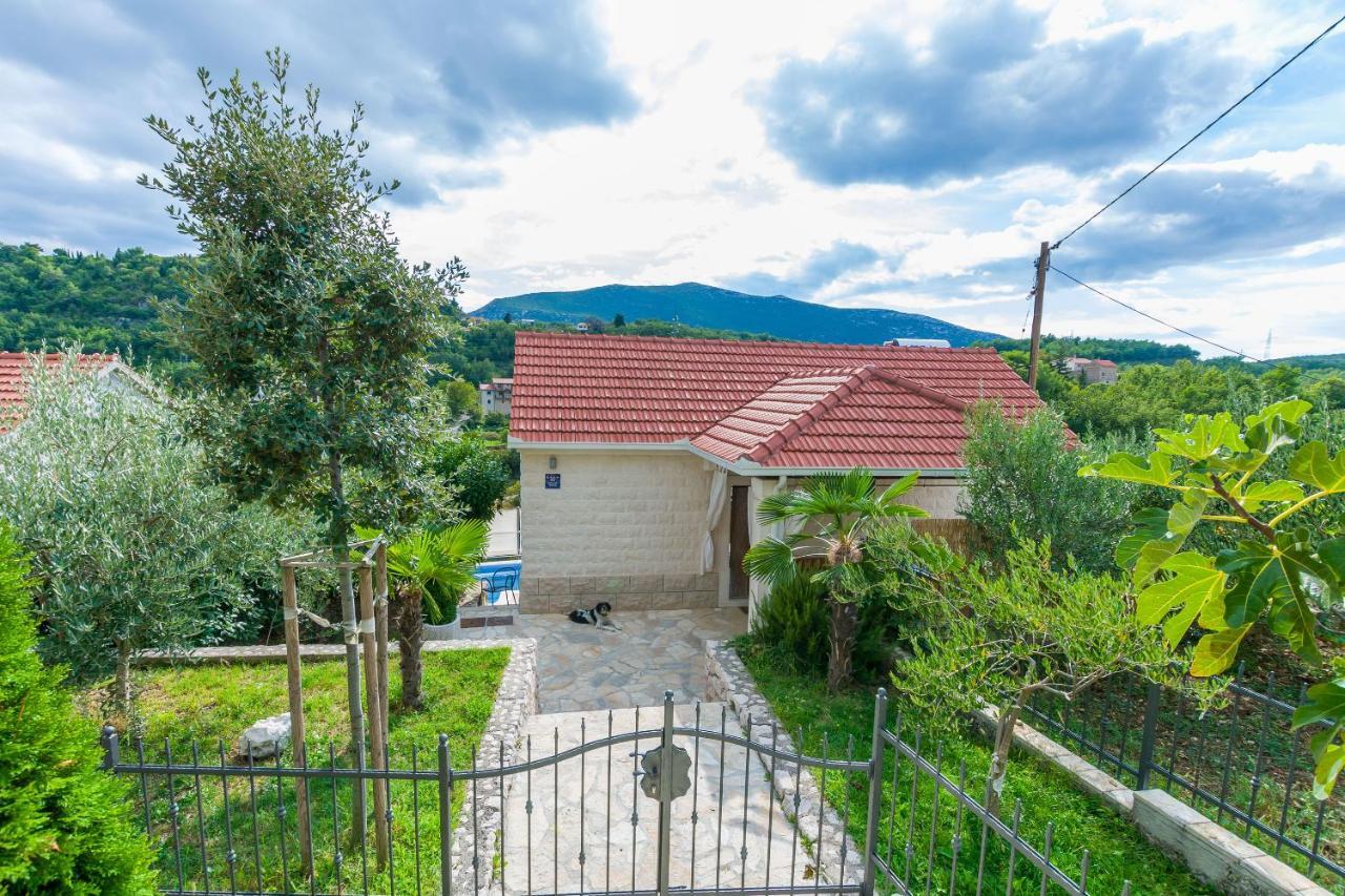 Villa Holiday Home Zvecanje מראה חיצוני תמונה