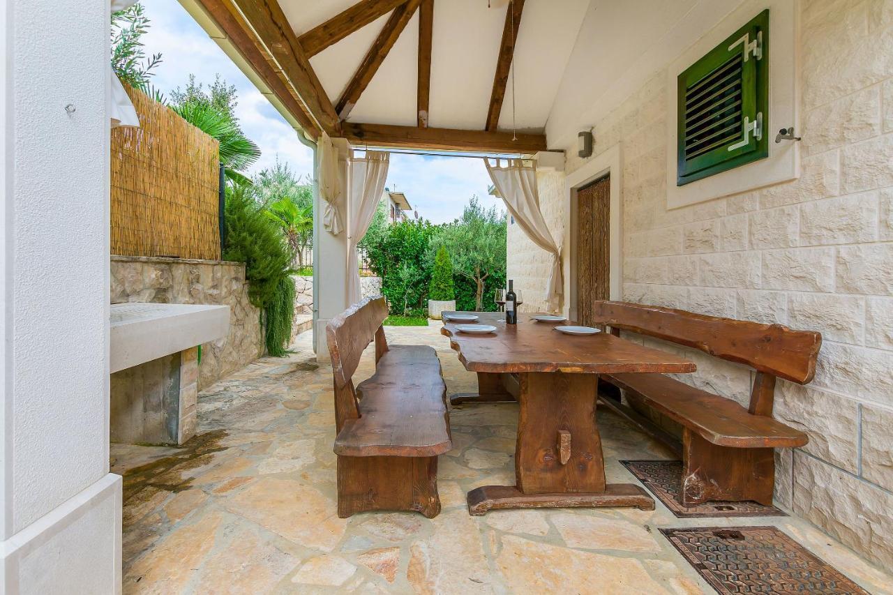 Villa Holiday Home Zvecanje מראה חיצוני תמונה