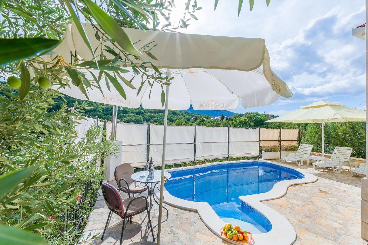 Villa Holiday Home Zvecanje מראה חיצוני תמונה